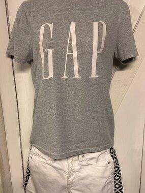 GAP Gray Logo Short Sleeve Tee